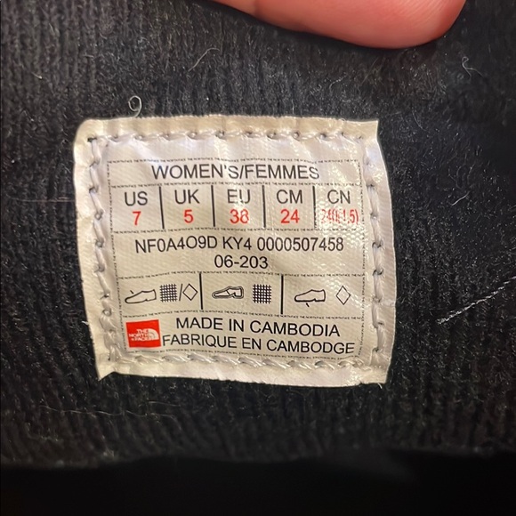 The North Face Black Quilted Boots Sneakers - Picture 5 of 6